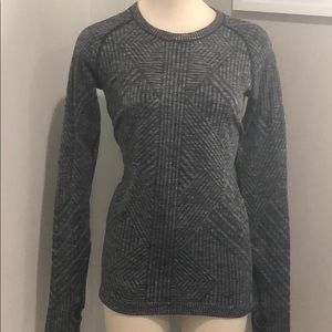 Lululemon Texture Shirt Long Sleeve 4 EUC Black